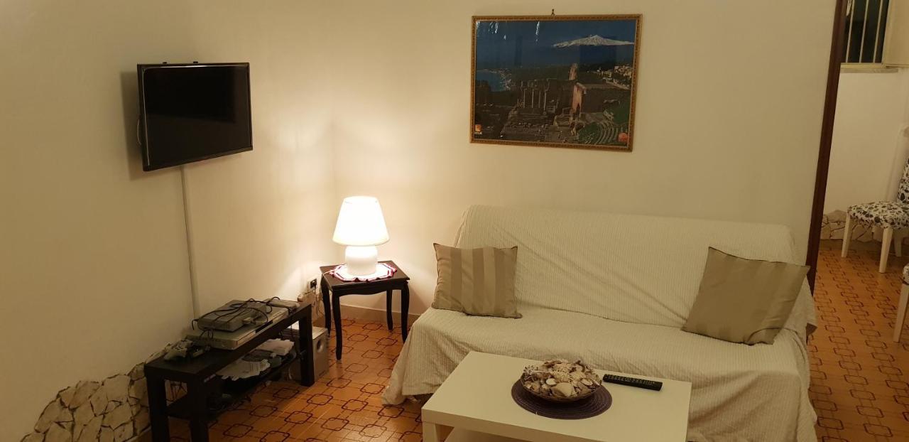 Casa Capri Apartment Giardini Naxos Ngoại thất bức ảnh