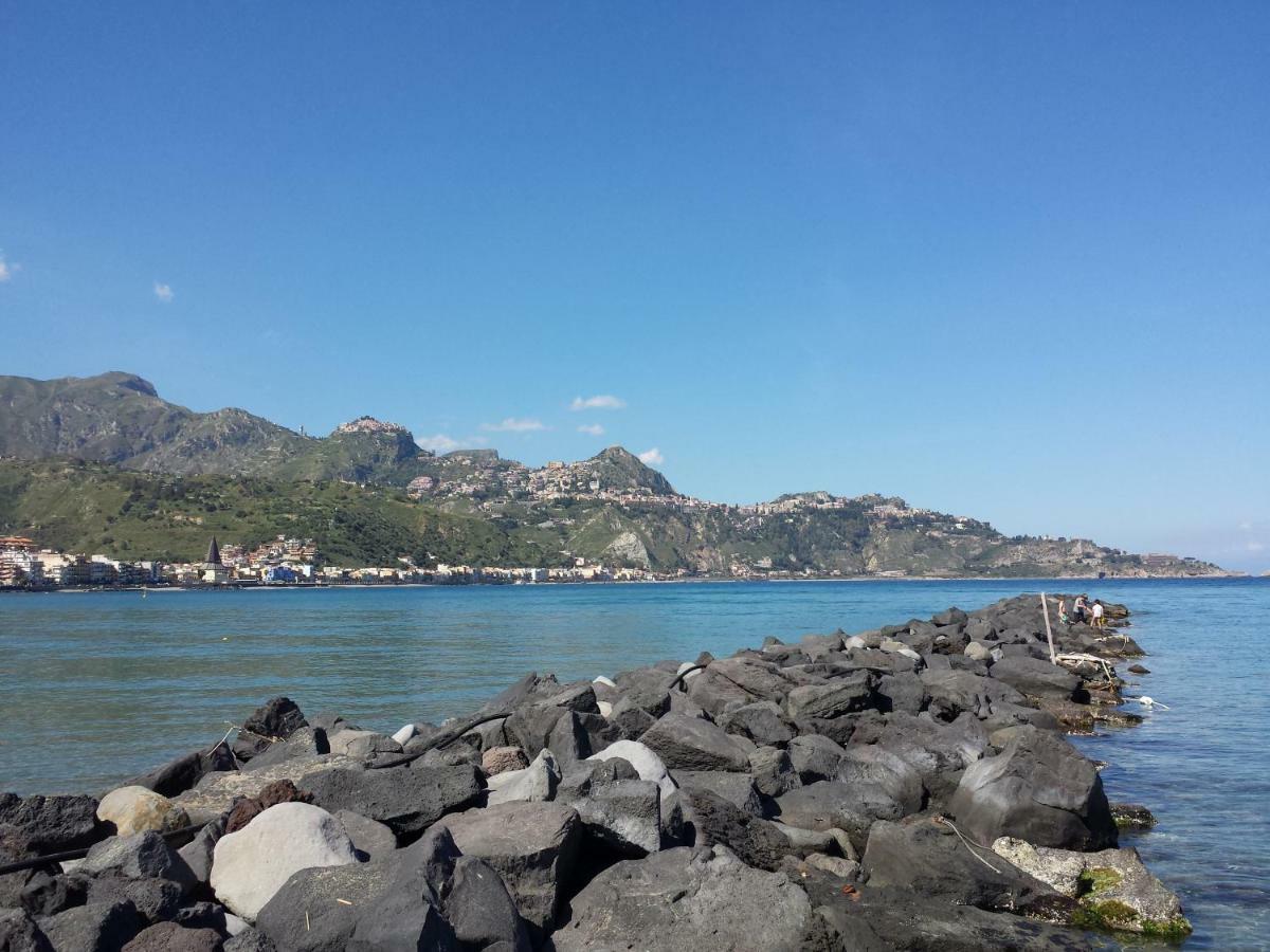 Casa Capri Apartment Giardini Naxos Ngoại thất bức ảnh