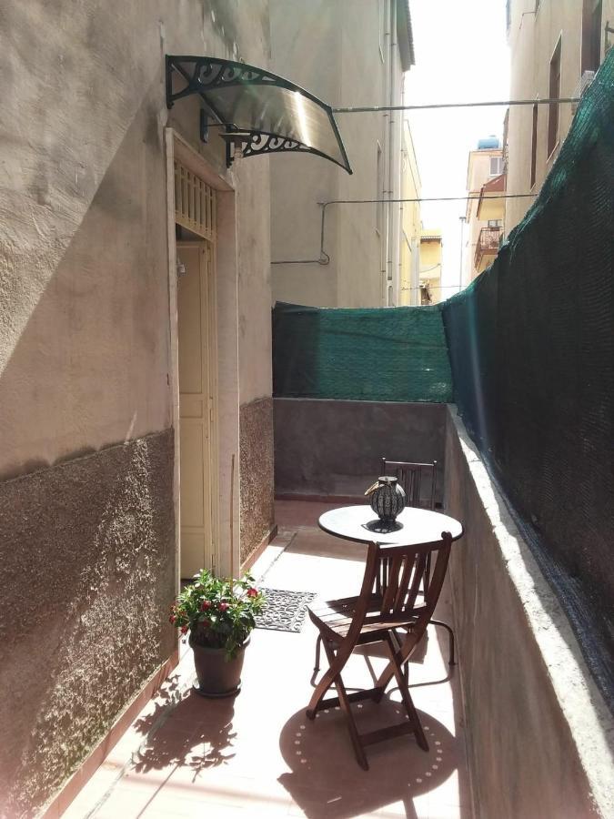 Casa Capri Apartment Giardini Naxos Ngoại thất bức ảnh